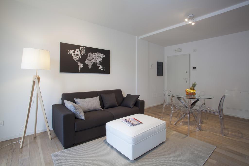 Erik Langer S. Sofia C. Battisti Apartment *