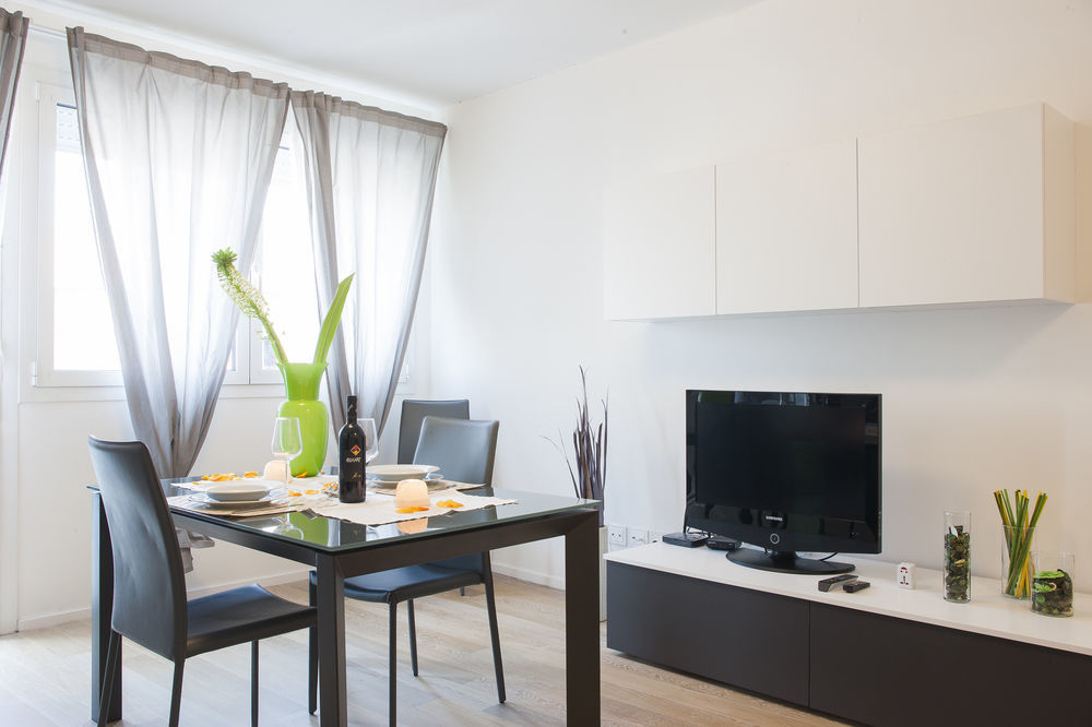 Erik Langer S. Sofia C. Battisti Apartment *